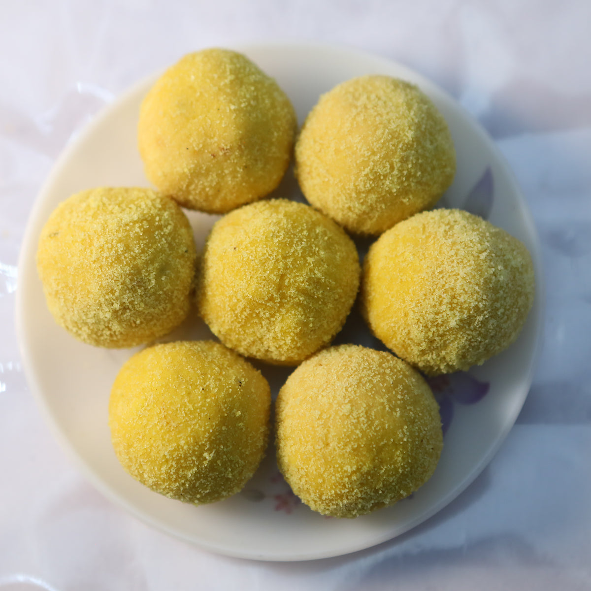 Besan Laddu